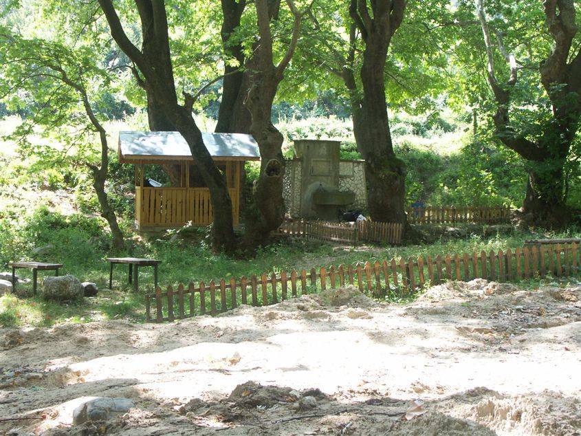 Prameniště s altánkem